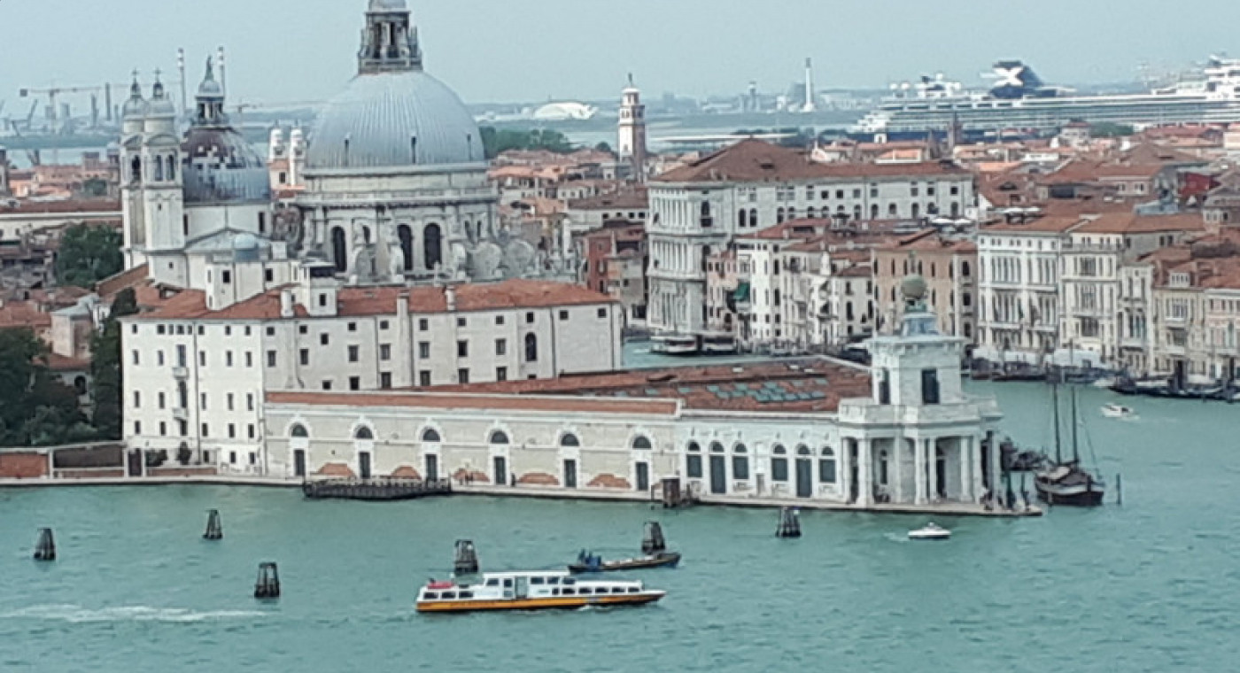 A virtual walking tour of the district of Venice called Dorsoduro